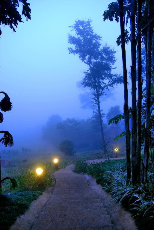 Suanthip Vana Resort Чианграй Экстерьер фото